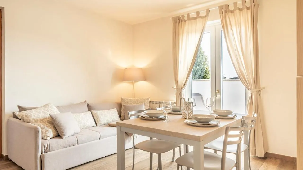 סירמיונה Residence Bianca מלון דירות