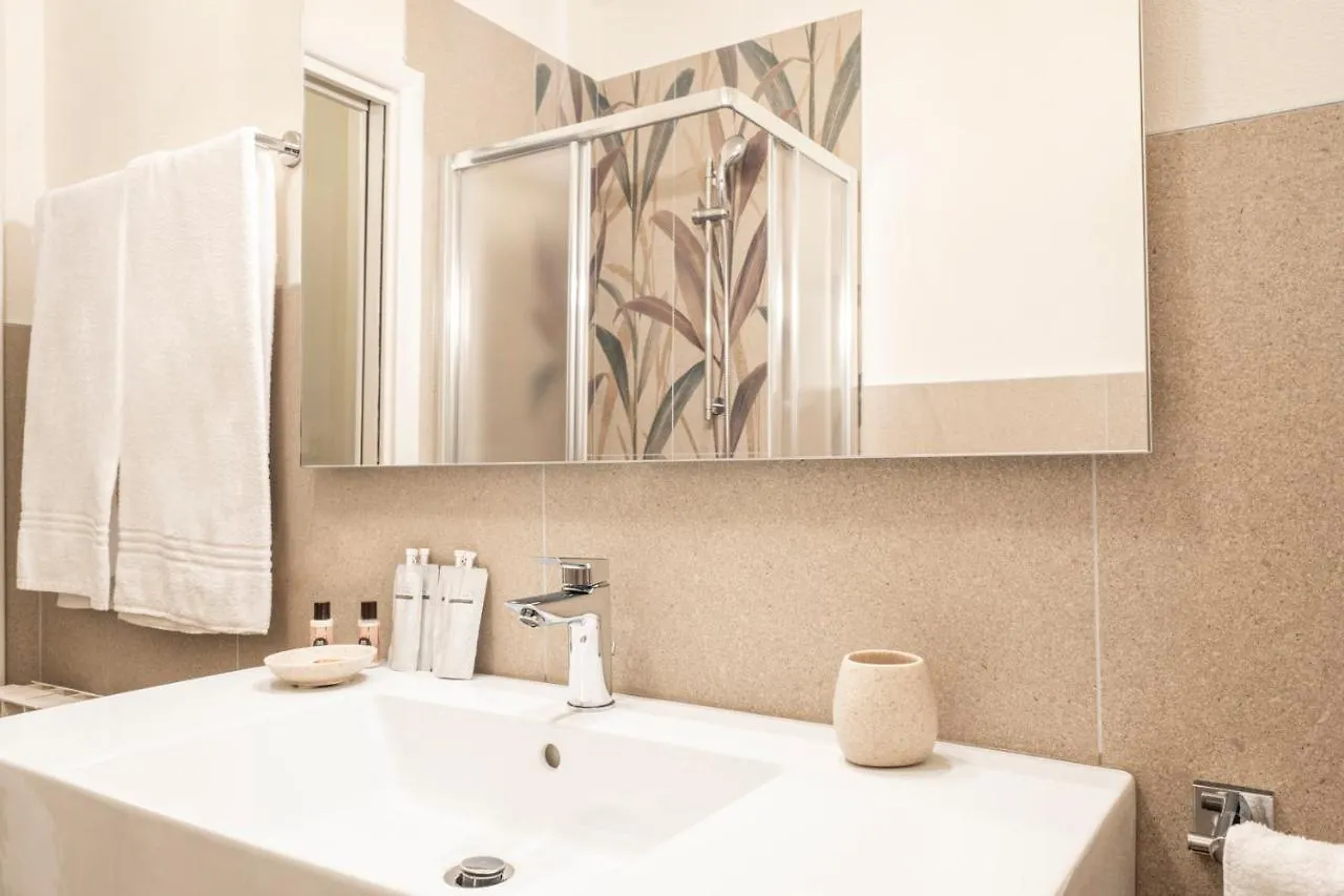 סירמיונה Residence Bianca מלון דירות