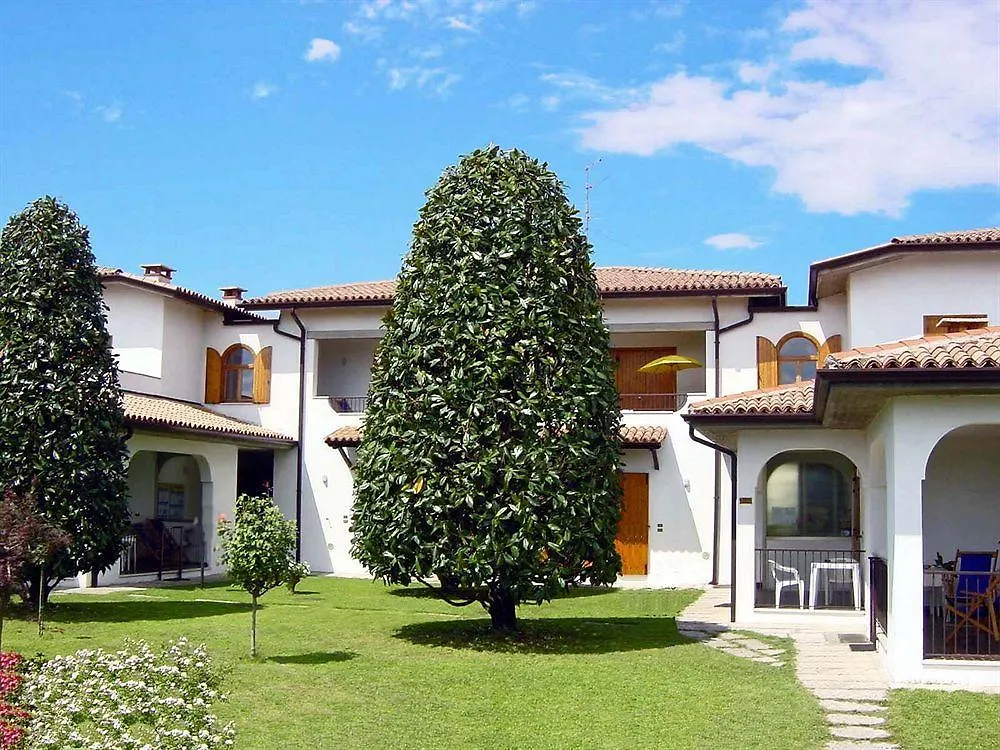 סירמיונה Residence Bianca מלון דירות