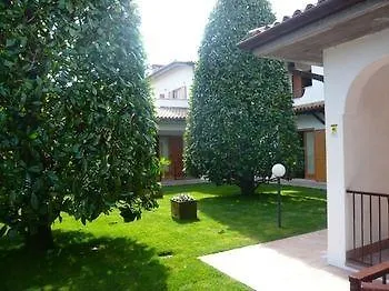 ** מלון דירות סירמיונה Residence Bianca איטליה
