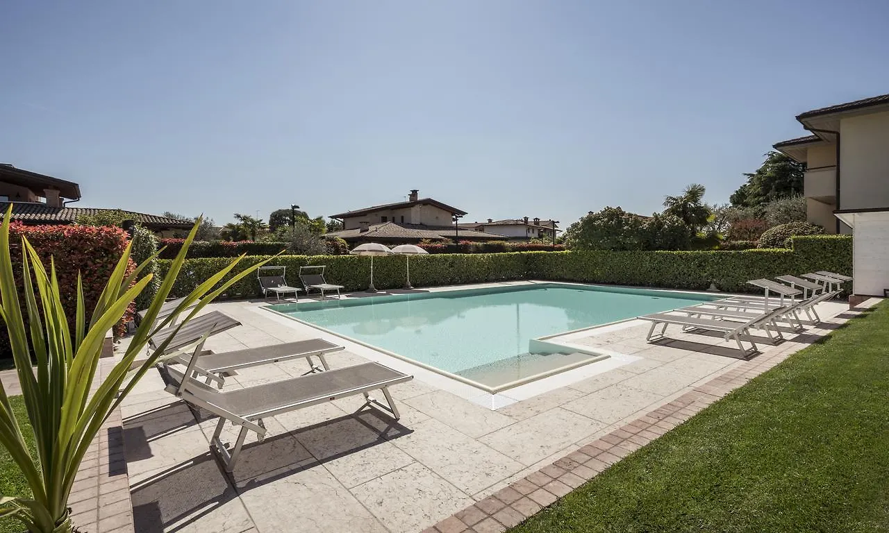 מלון דירות סירמיונה Residence Bianca
