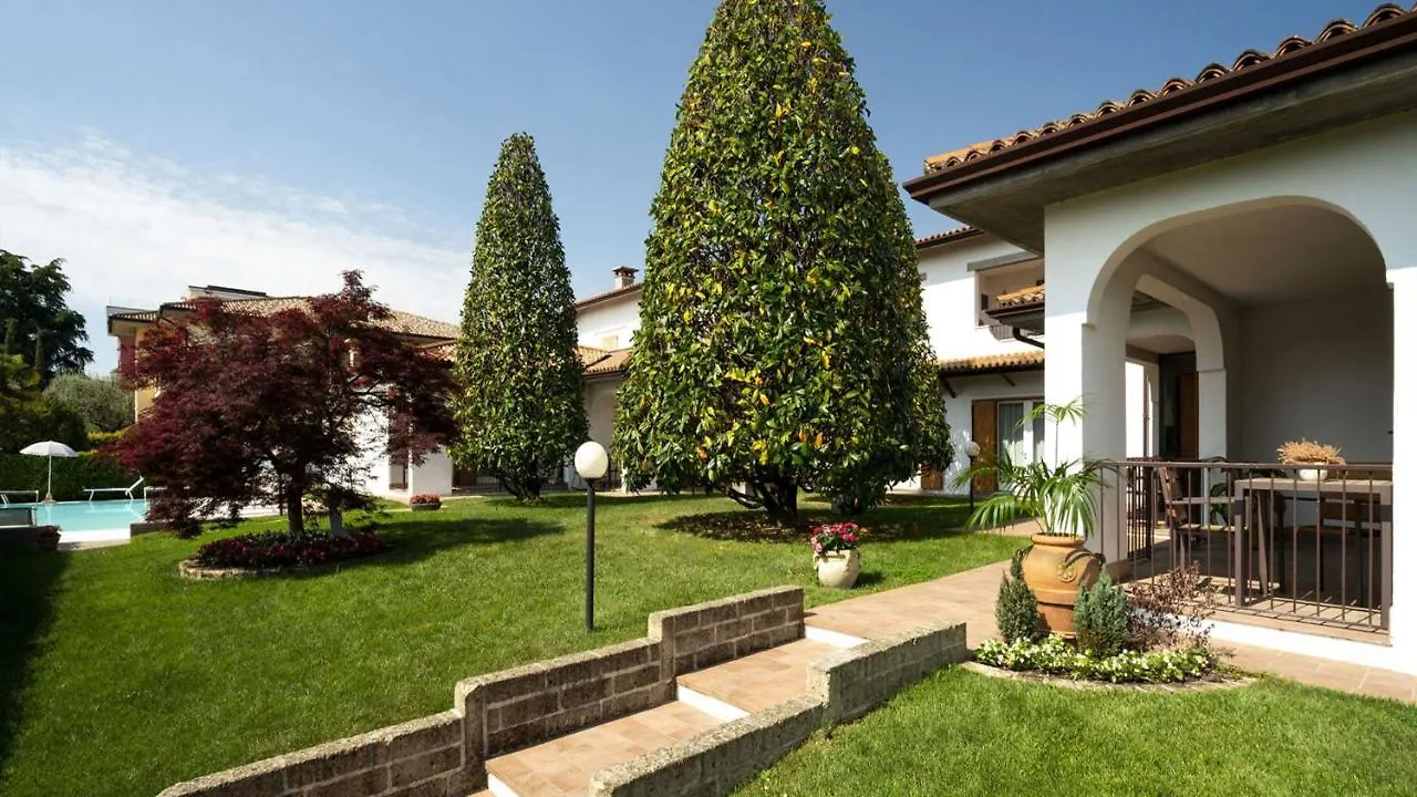 סירמיונה Residence Bianca 2*,  איטליה